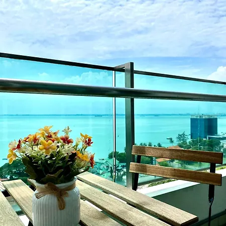 Mansion One Suite By Staycation Homestay George Town Exterior photo